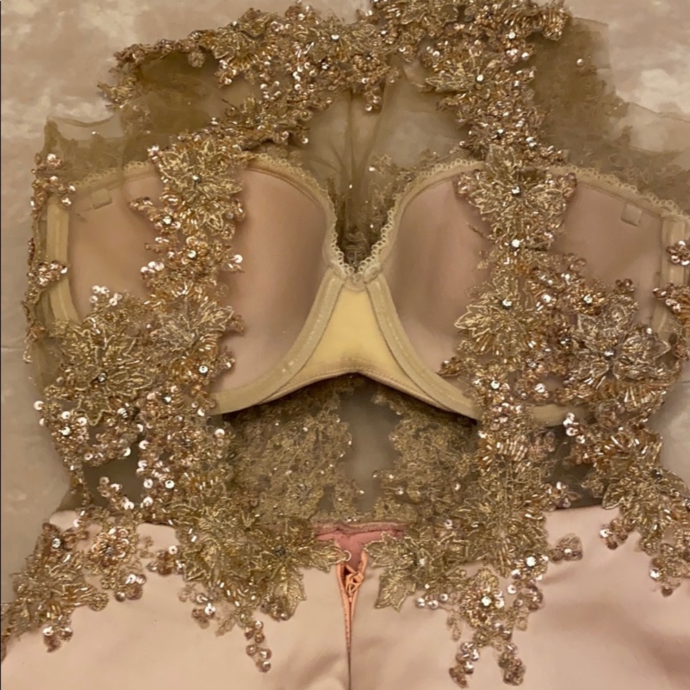 Walter collections evening gown! Designer gown! - Picture 6 of 12